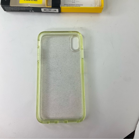 Otterbox Symmetry Sleek Protection for iPhone XS Max - Picture 3 of 8